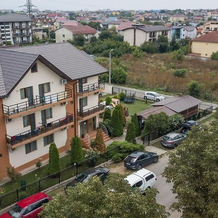 Casa Mevas Hotel Костинещи Екстериор снимка